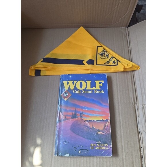 Wolf‎ Cub Scout Book & Neckerchief Vintage Boy Scouts of America BSA - Picture 1 of 8